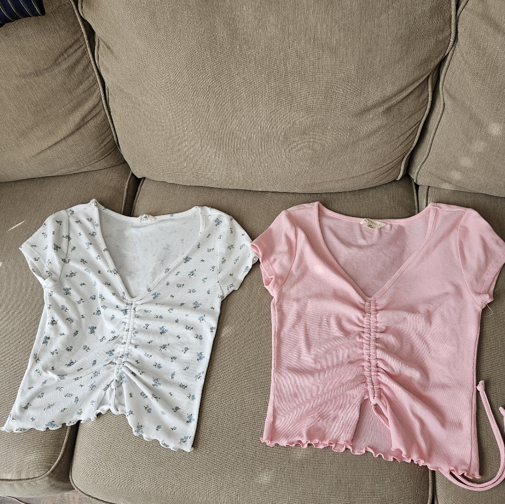 Aeropostale crop top Small lot pink cream floral short sleeves ruched v neck